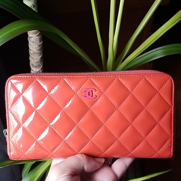 CHANEL Accessories - Authentic Chanel wallet